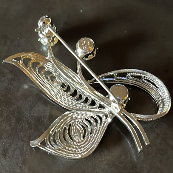 Viv Czechoslovakian Faux Pearl Silver Floral Design Brooch - Picture 2 of 3